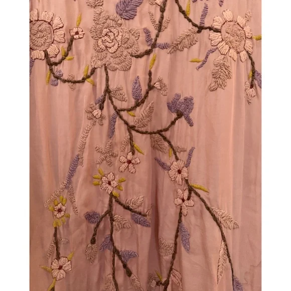 Magnolia Pearl Embroidered Sinchu Kimono - Picture 10 of 11